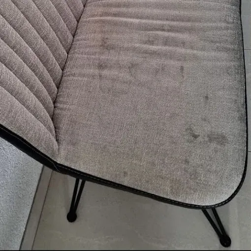 Eetkamerstoel met ribbels – voor de reiniging